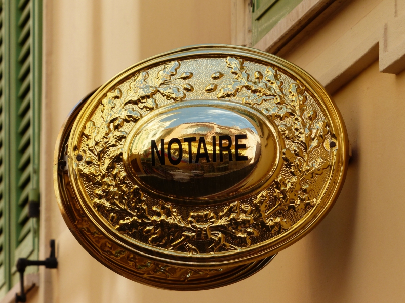 notaire-FOX AMPHOUX-min_advertising-golden-metal-money-lighting-brass-1013060-pxhere.com